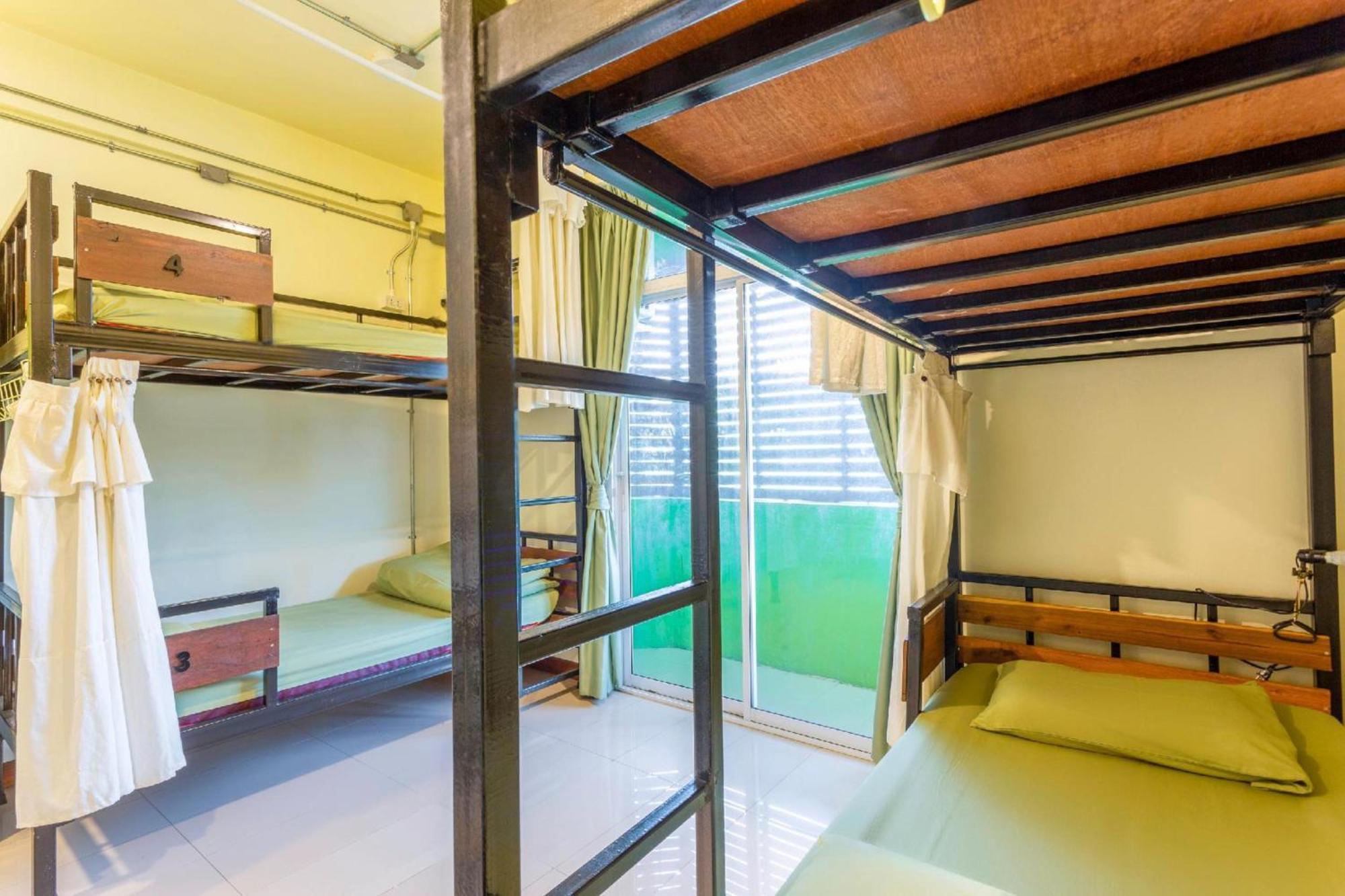 Oyo 928 Leaf Hotel